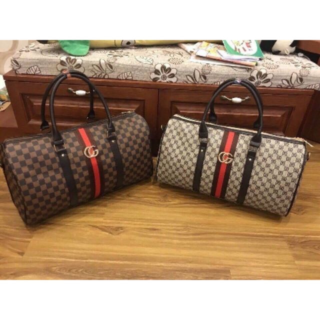 Khách hàng hoàn toàn có thể sử dụng mẫu túi này để đi du lịch